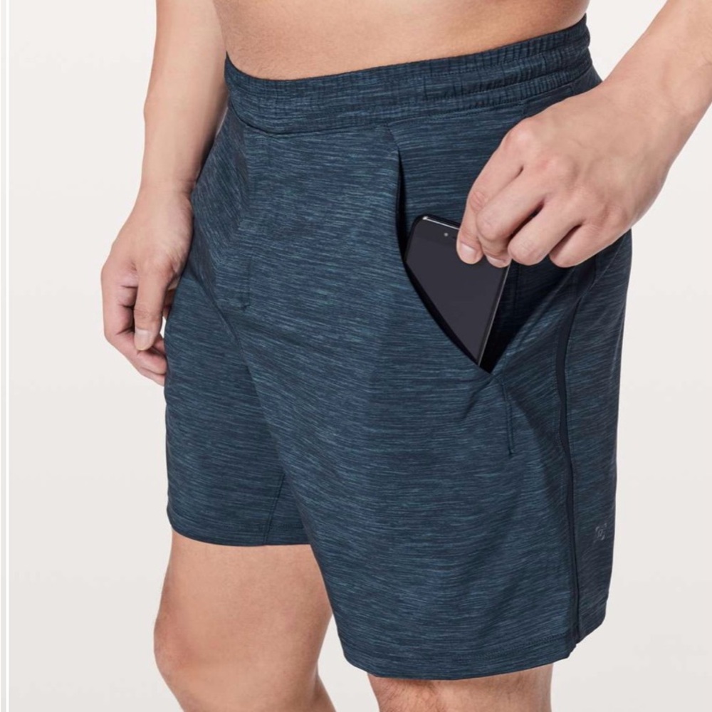 LULULEMON PACE BREAKER LINERLESS SHORT ~ SIZE SMALL - Picture 4 of 14